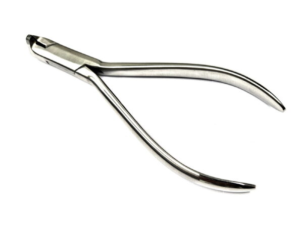 Distal end cutter